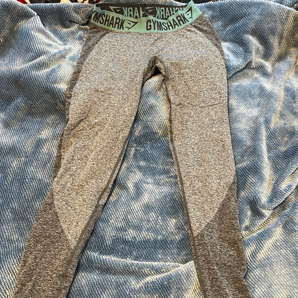 Women’s gymshark leggings size small !